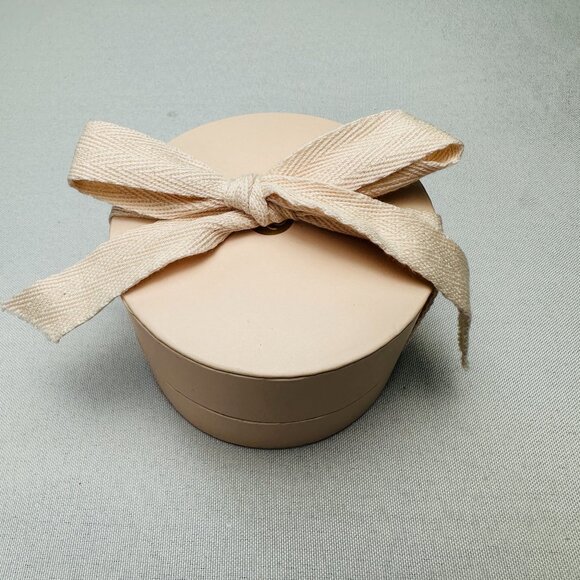 Gorjana Round Jewelry Box and Pouch Light‎ Pink Small Elegant Empty Gift Box - Picture 2 of 5